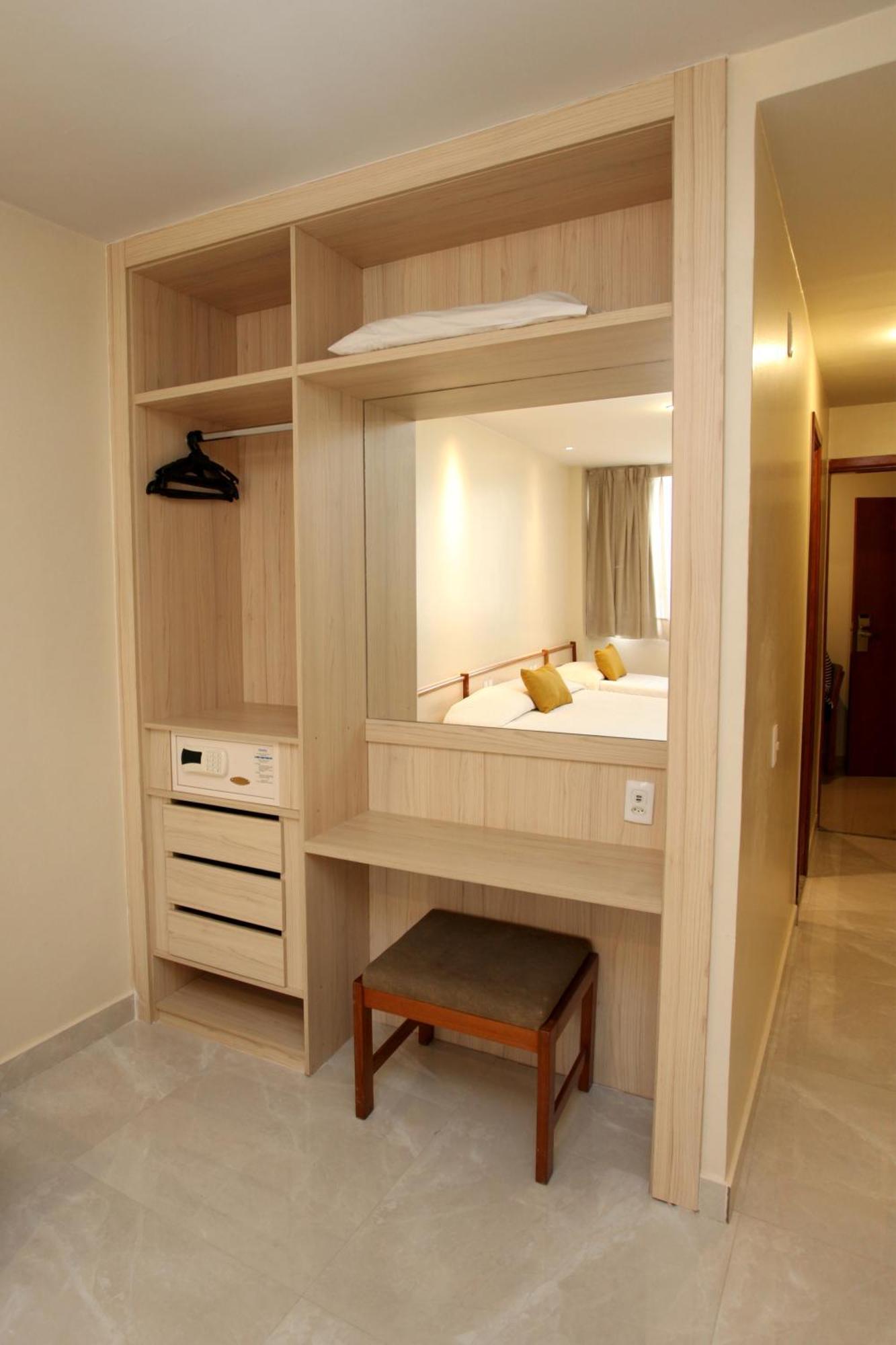 Hotel Mengo Palace 3*